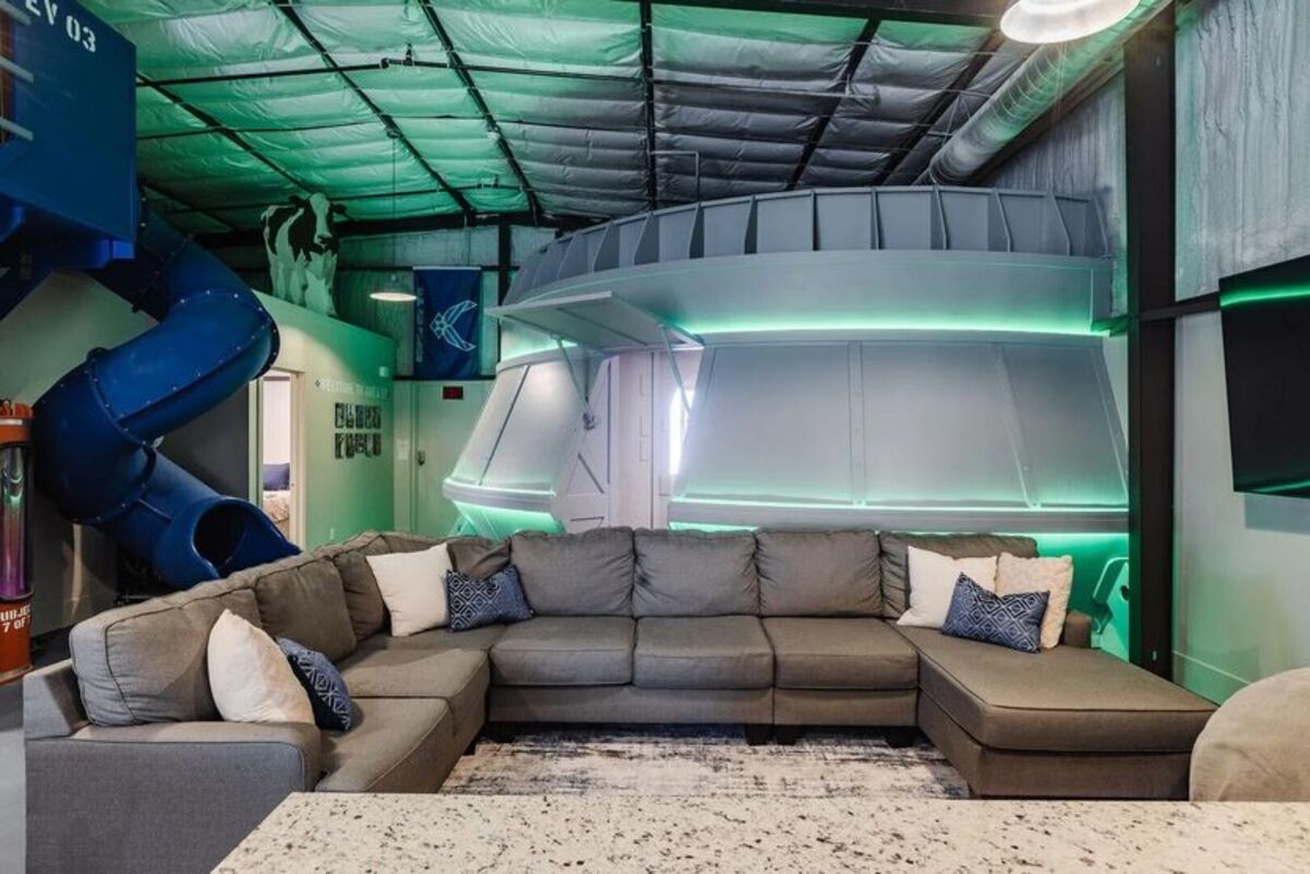 Космическое жилье - продают квартиру в форме инопланетной тарелки - Недвижимость