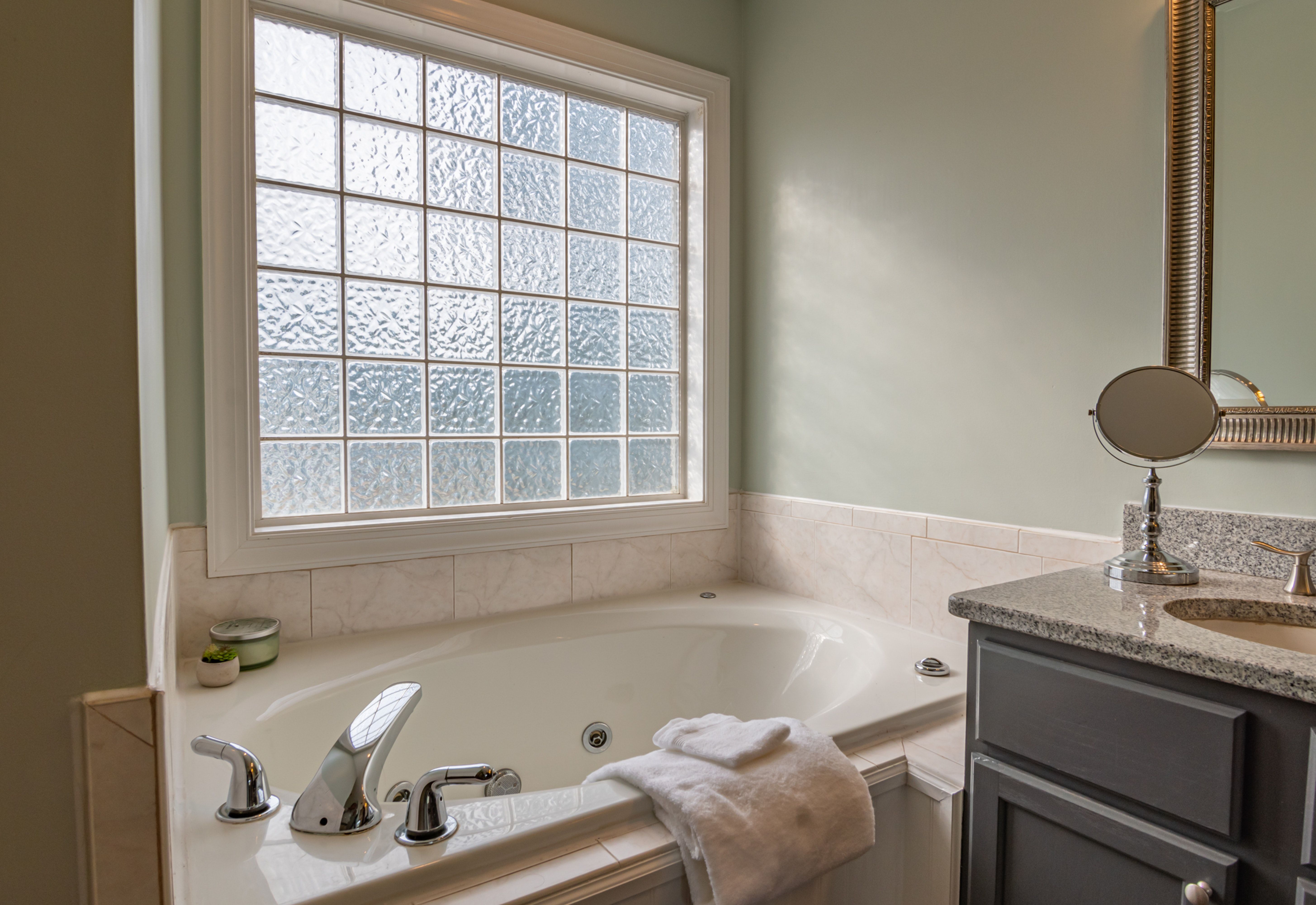 Природный свет в ванной – как увеличить поток освещения, если комната темная – Недвижимость