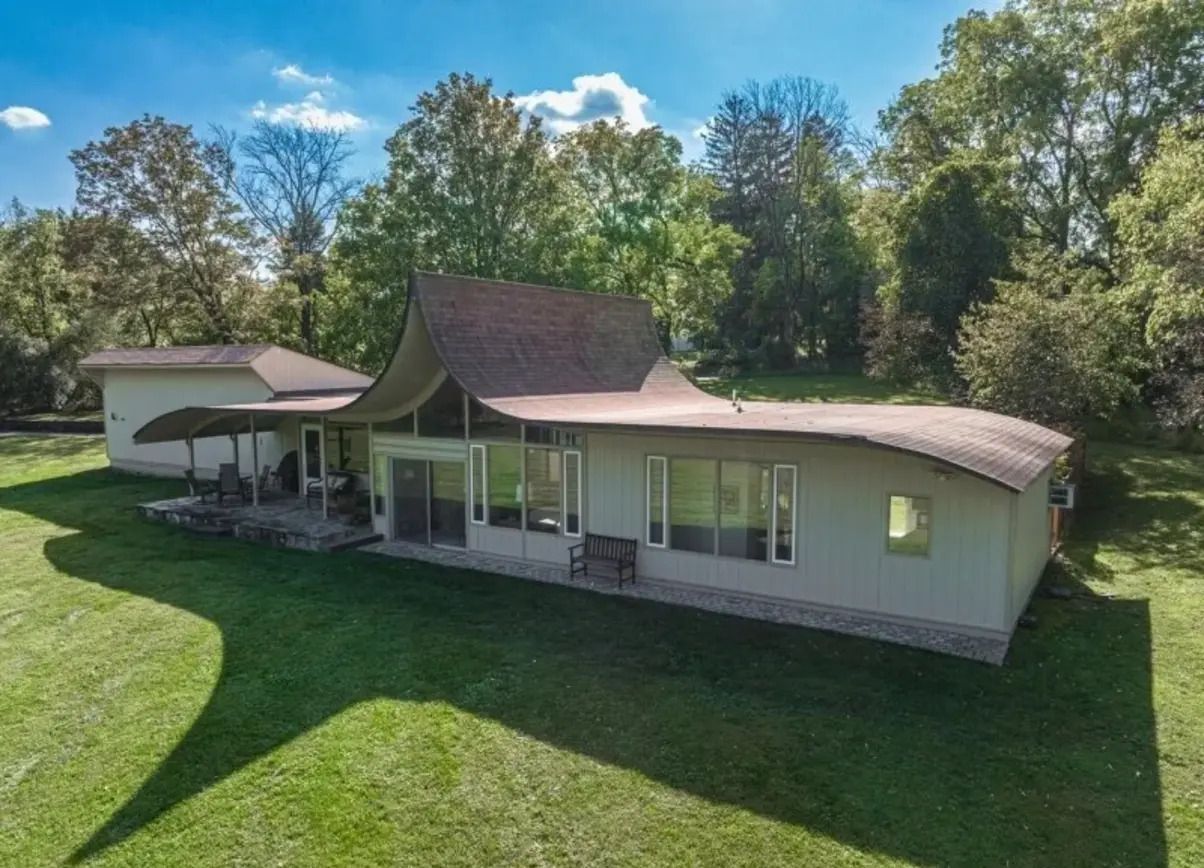 Будинок з дахом-хвилею - такого ви ще не бачили - Нерухомість Будинок з дахом-хвилею - такого ви ще не бачили - Нерухомість