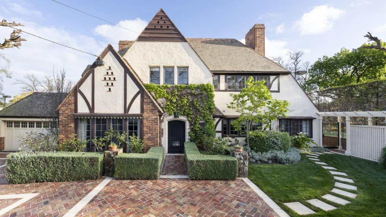 Вишуканий будинок 1920-х років - ви будете в захваті, коли побачите його - Нерухомість Вишуканий будинок 1920-х років - ви будете в захваті, коли побачите його - Нерухомість