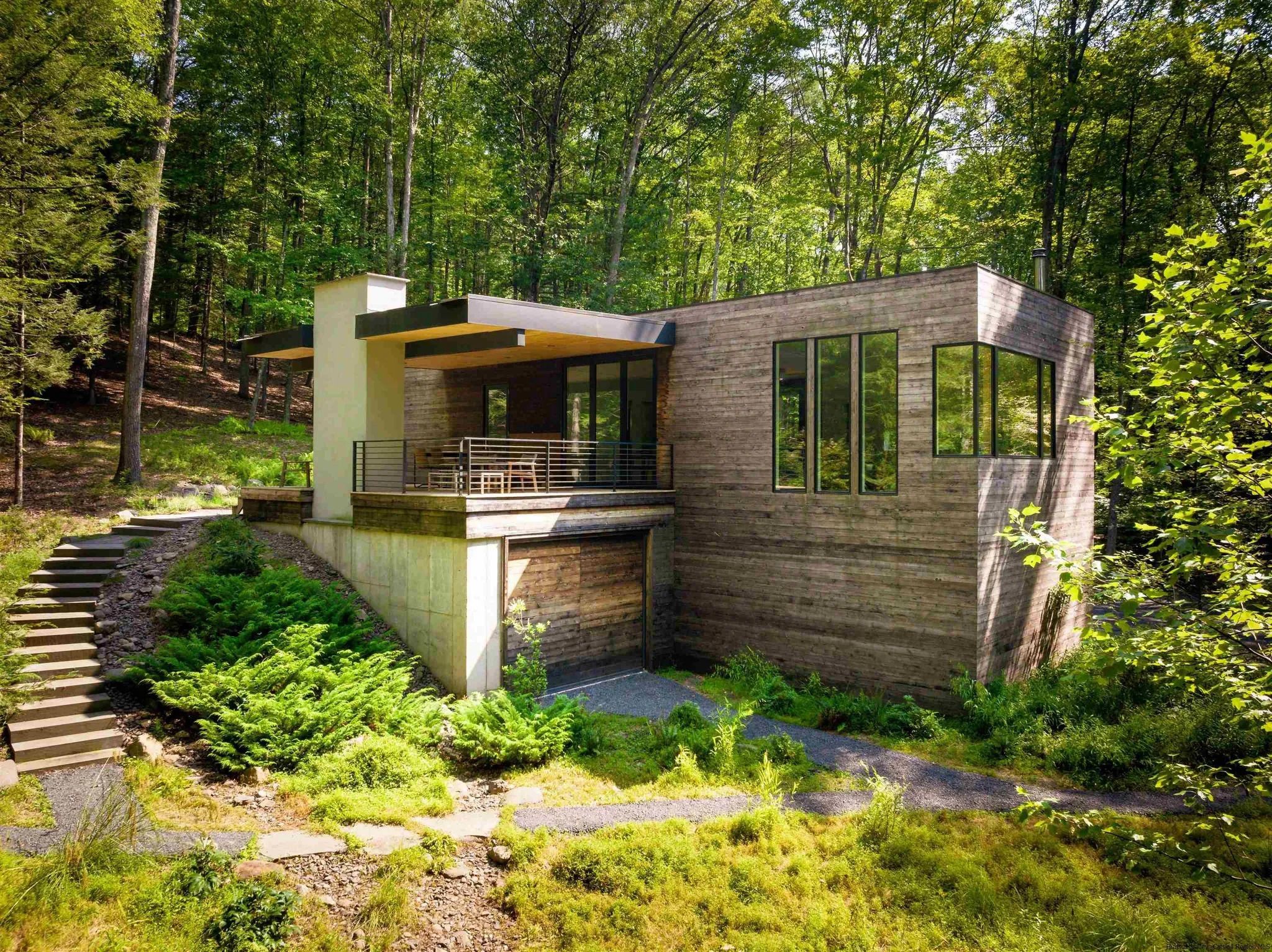 Дом у подножия горы – это настоящая сказка среди леса – Недвижимость Дом у подножия горы – это настоящая сказка среди леса – Недвижимость