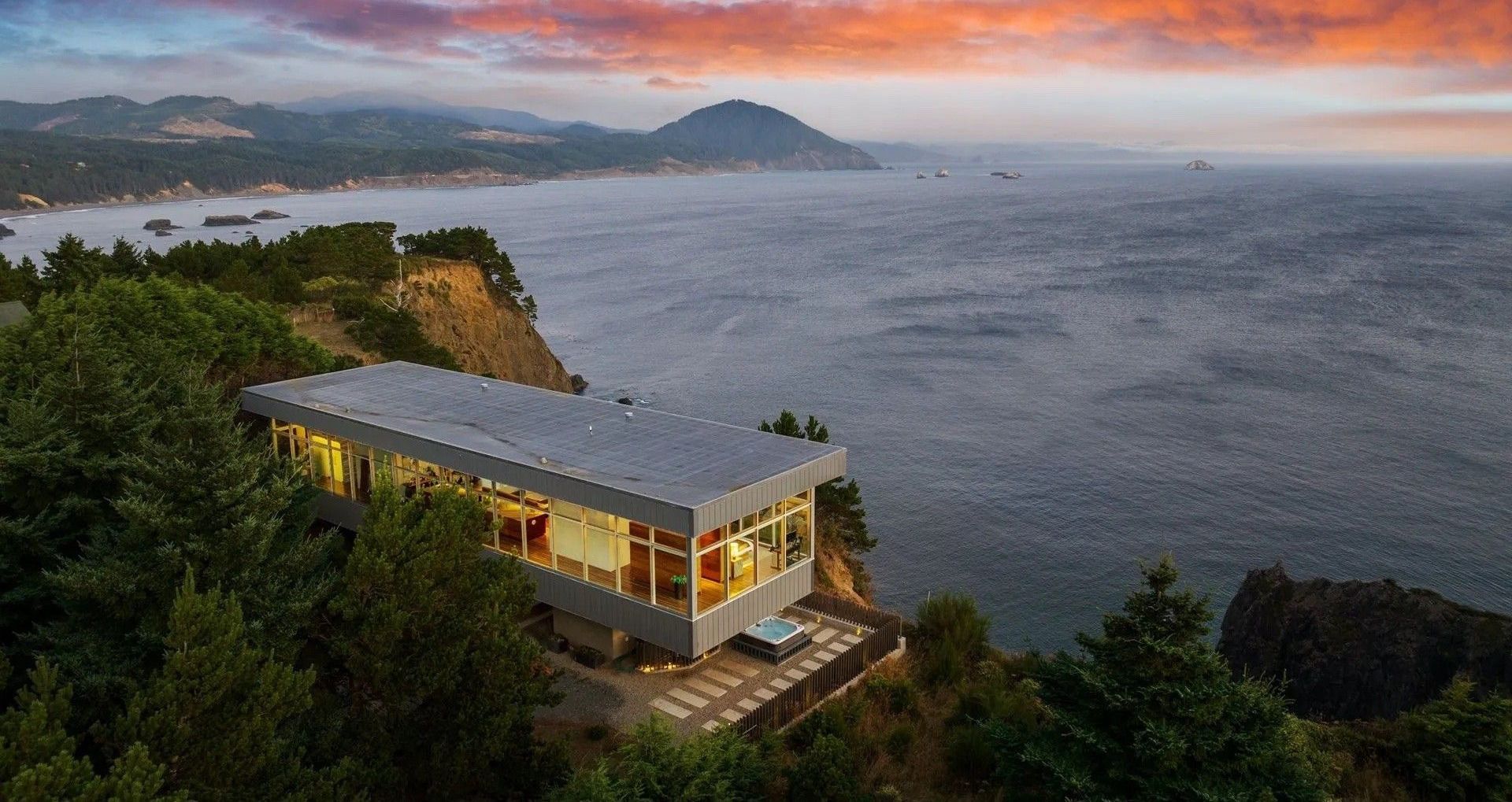 Дом на обрыве у тихоокеанского берега – в Орегоне продают уникальное жилье – Недвижимость