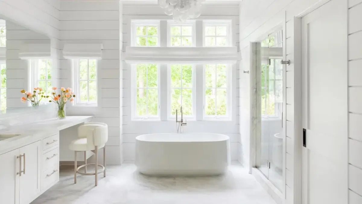 Біла ванна кімната - як покращити вигляд однотонного приміщення - Нерухомість