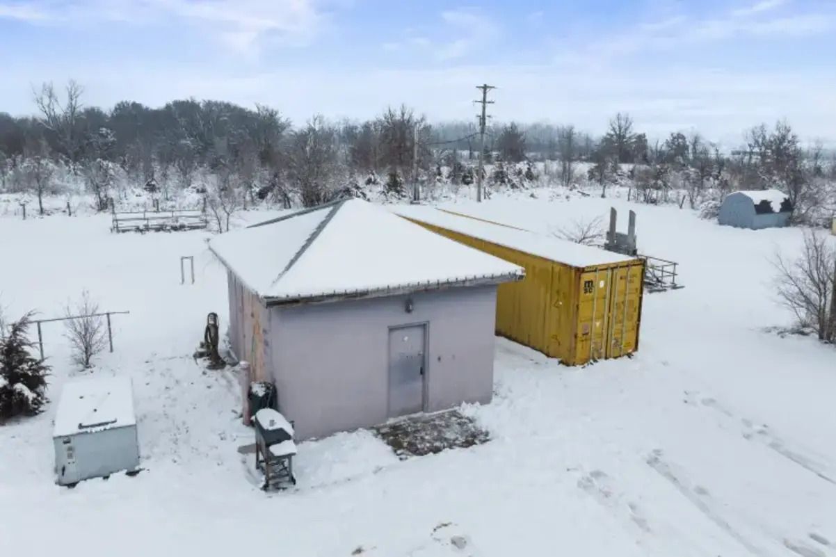 Будинок з бункером - ніхто не очікував побачити справжнє житло під землею - Нерухомість Будинок з бункером - ніхто не очікував побачити справжнє житло під землею - Нерухомість