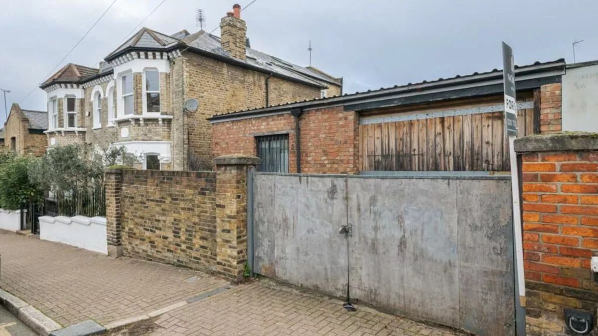 Интересная инвестиция - в Лондоне продают гараж за 1 миллион фунтов - Недвижимость