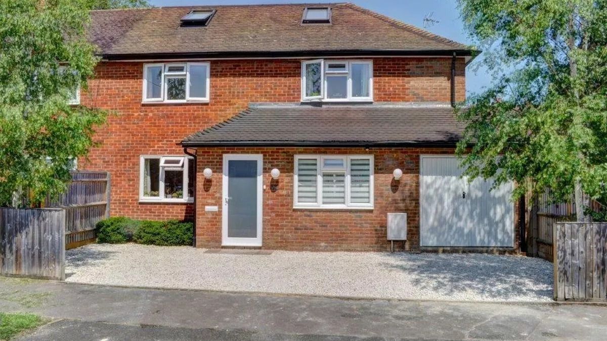 Вітальня у будинку здивувала всіх - що у ній такого незвичного - Нерухомість Вітальня у будинку здивувала всіх - що у ній такого незвичного - Нерухомість