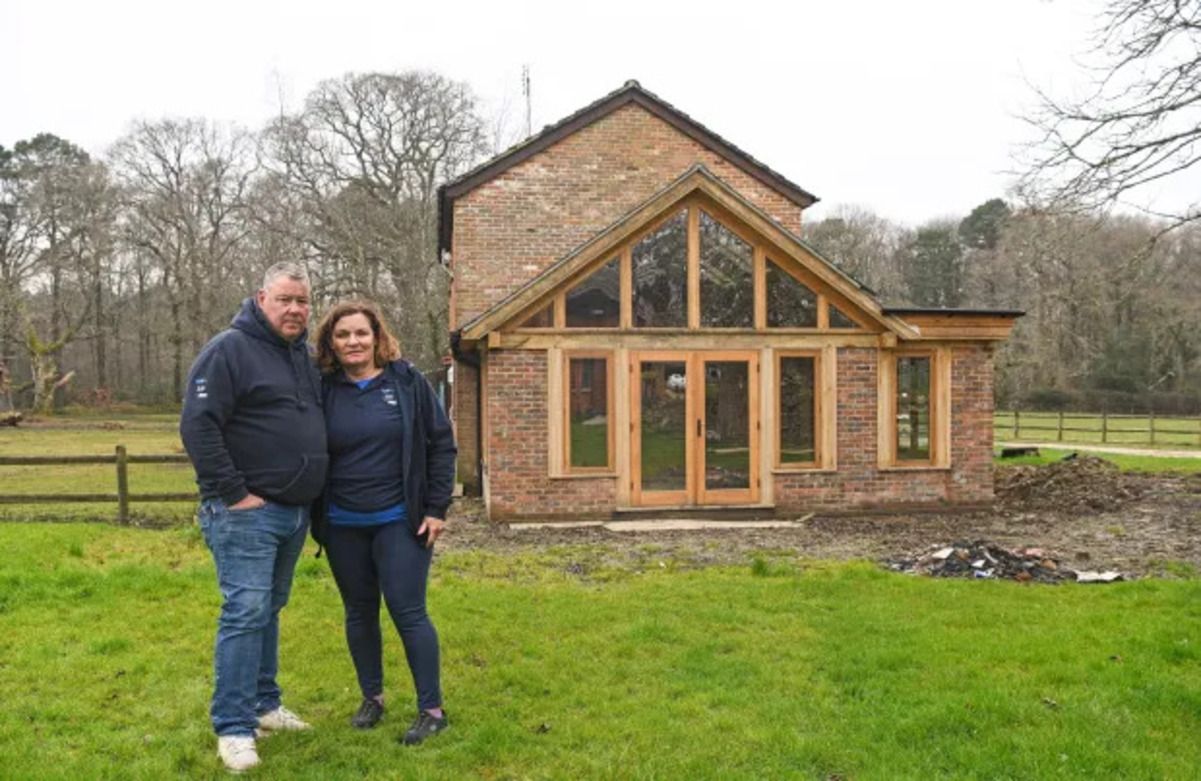 Британське подружжя змушене знести свій дім за 100 тисяч фунтів - що сталося - Нерухомість Британське подружжя змушене знести свій дім за 100 тисяч фунтів - що сталося - Нерухомість