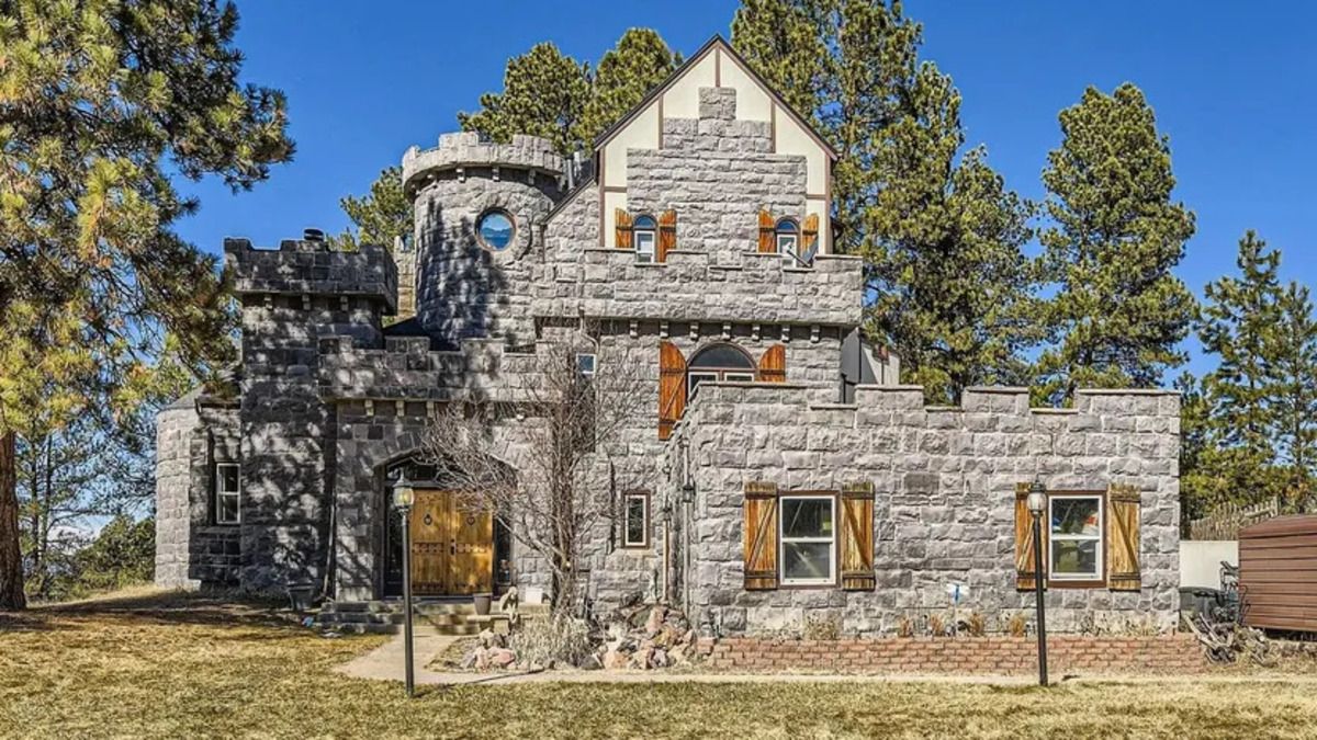 Королевский снаружи, но простой внутри - интерьер этого замка разочаровал всех - Недвижимость Королевский снаружи, но простой внутри - интерьер этого замка разочаровал всех - Недвижимость