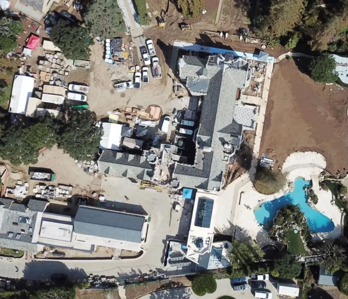 Особняк Playboy перестраивают за бешеную сумму - сколько уже потратили на реконструкцию - Недвижимость Особняк Playboy перестраивают за бешеную сумму - сколько уже потратили на реконструкцию - Недвижимость