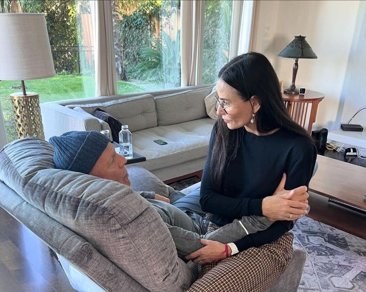 Гостиная Деми Мур - какой трендовый акцент использует актриса - Недвижимость Гостиная Деми Мур - какой трендовый акцент использует актриса - Недвижимость