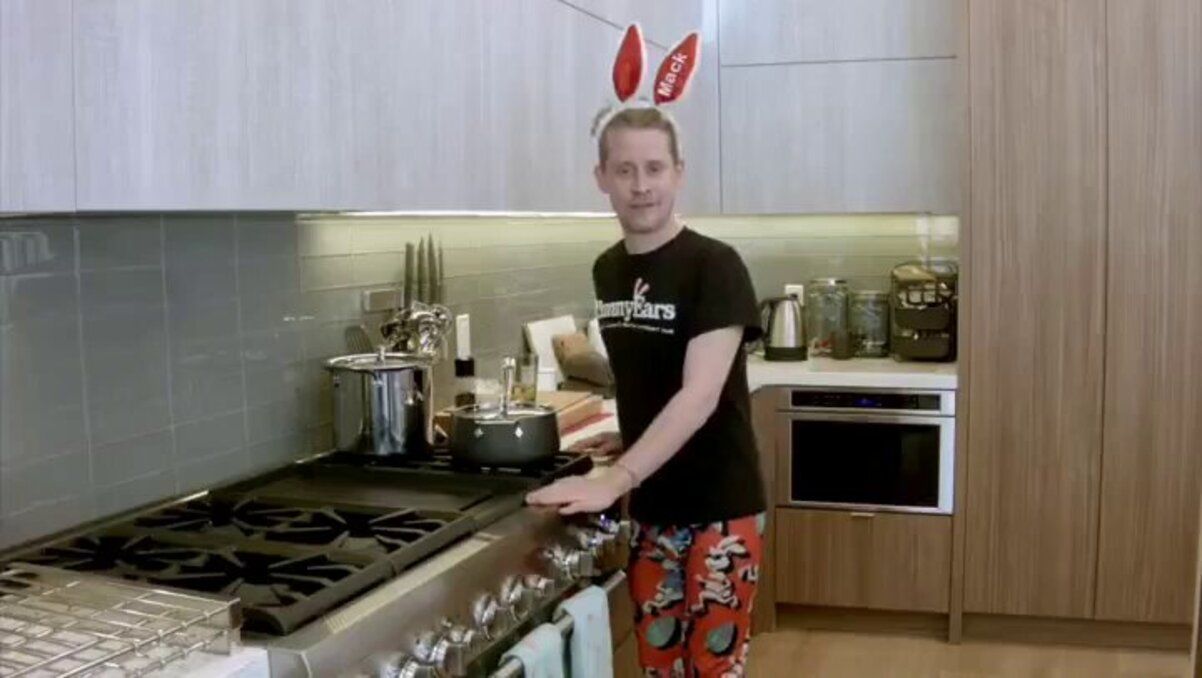 Трендовая кухня звезды Сам дома - как выглядит интерьер Маколея Калкина - Недвижимость Трендовая кухня звезды Сам дома - как выглядит интерьер Маколея Калкина - Недвижимость