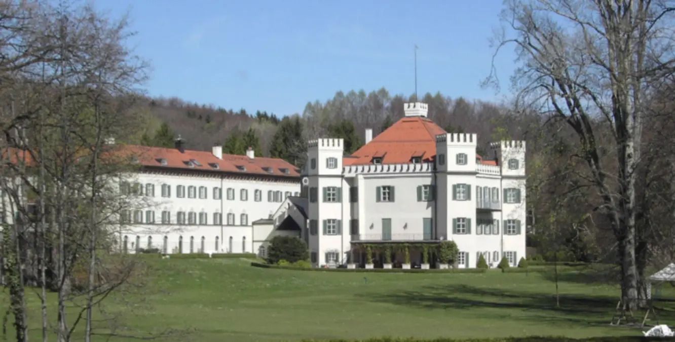 Квартира в замке известной императрицы - что предлагают за более 5 миллионов евро - Недвижимость