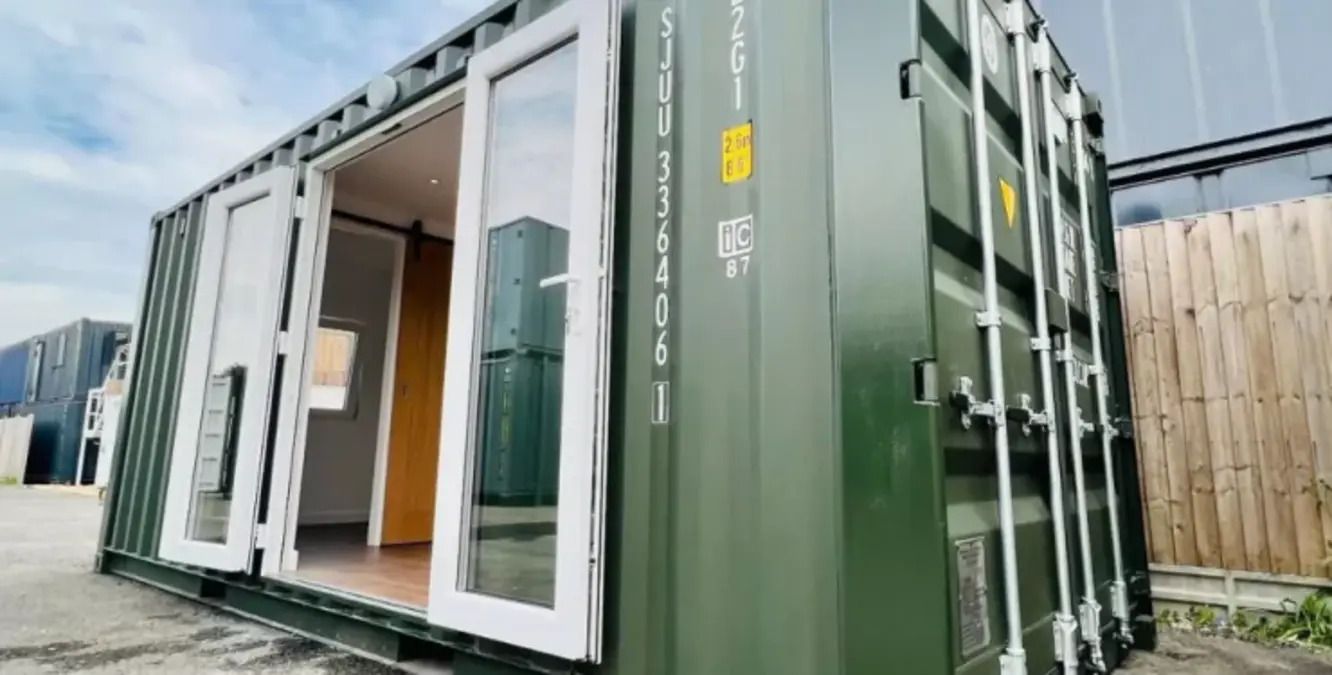 Жилье в транспортном контейнере - как выглядит и сколько стоит - Недвижимость Жилье в транспортном контейнере - как выглядит и сколько стоит - Недвижимость