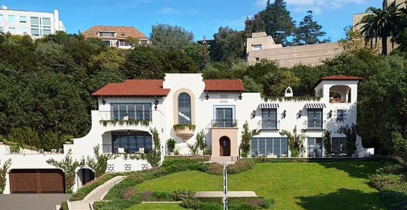 Величественный особняк с жуткой историей - почему его никто не хочет покупать - Недвижимость Величественный особняк с жуткой историей - почему его никто не хочет покупать - Недвижимость