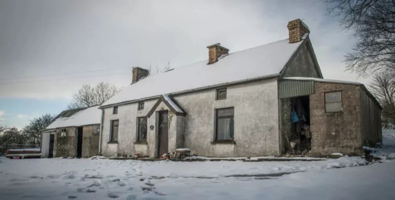 Застыл во времени - коттедж не обновляли более ста лет - Недвижимость Застыл во времени - коттедж не обновляли более ста лет - Недвижимость