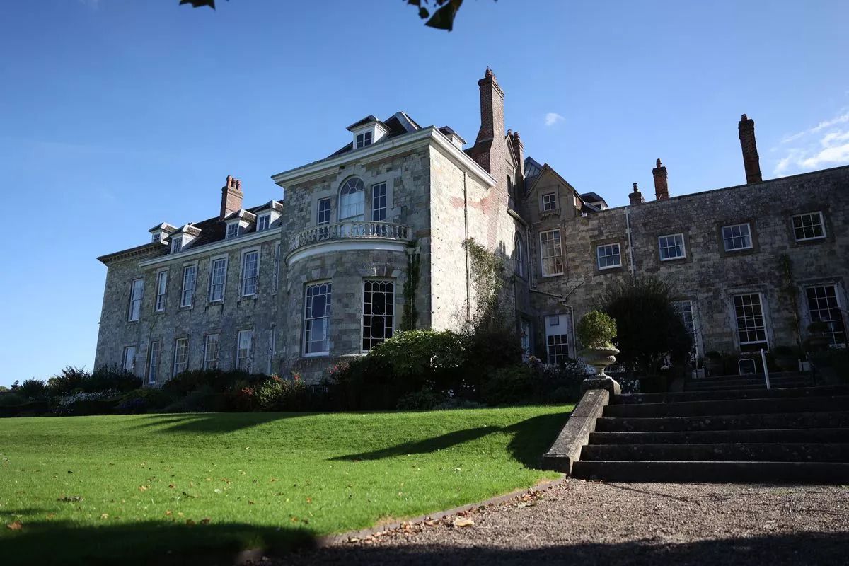 Як виглядає маєток, де знімали серіал Бріджертони - його історія дуже цікава - Нерухомість Як виглядає маєток, де знімали серіал Бріджертони - його історія дуже цікава - Нерухомість