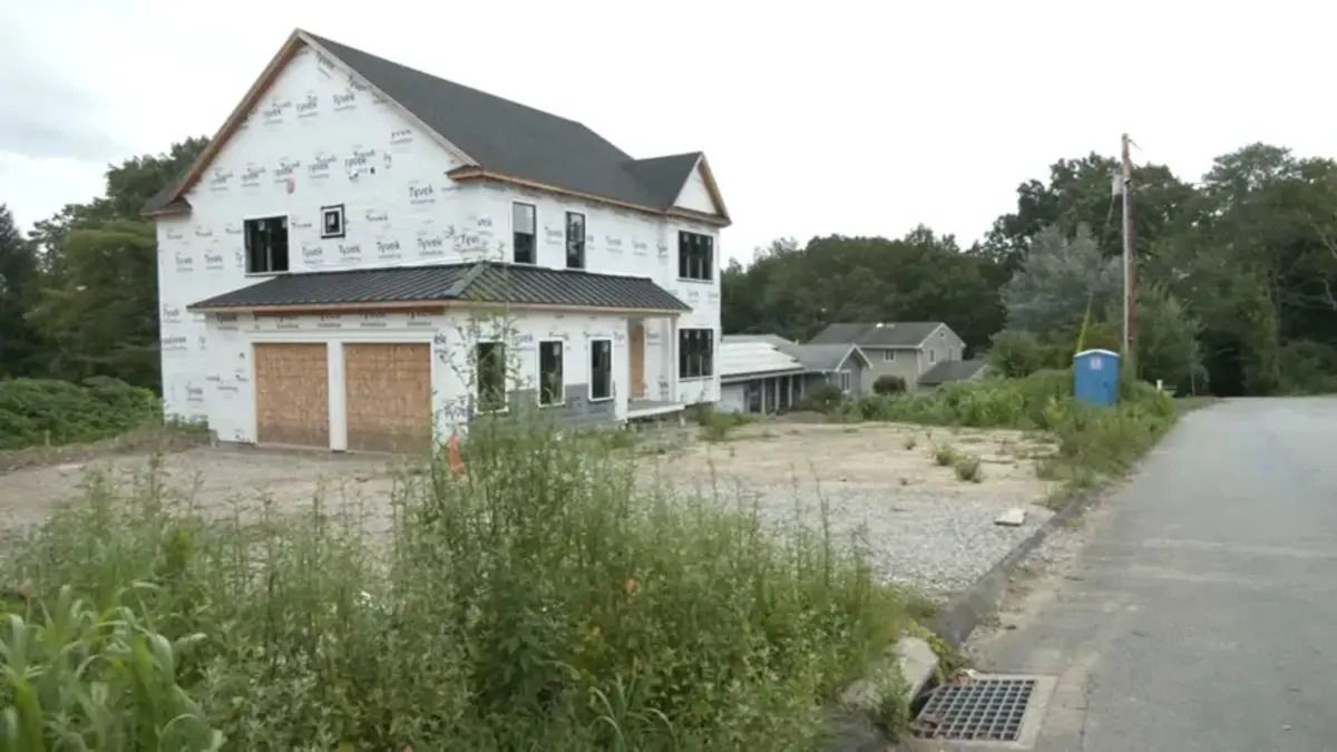 Участок американца незаконно продали - владелец был шокирован, когда увидел там дом - Недвижимость Участок американца незаконно продали - владелец был шокирован, когда увидел там дом - Недвижимость