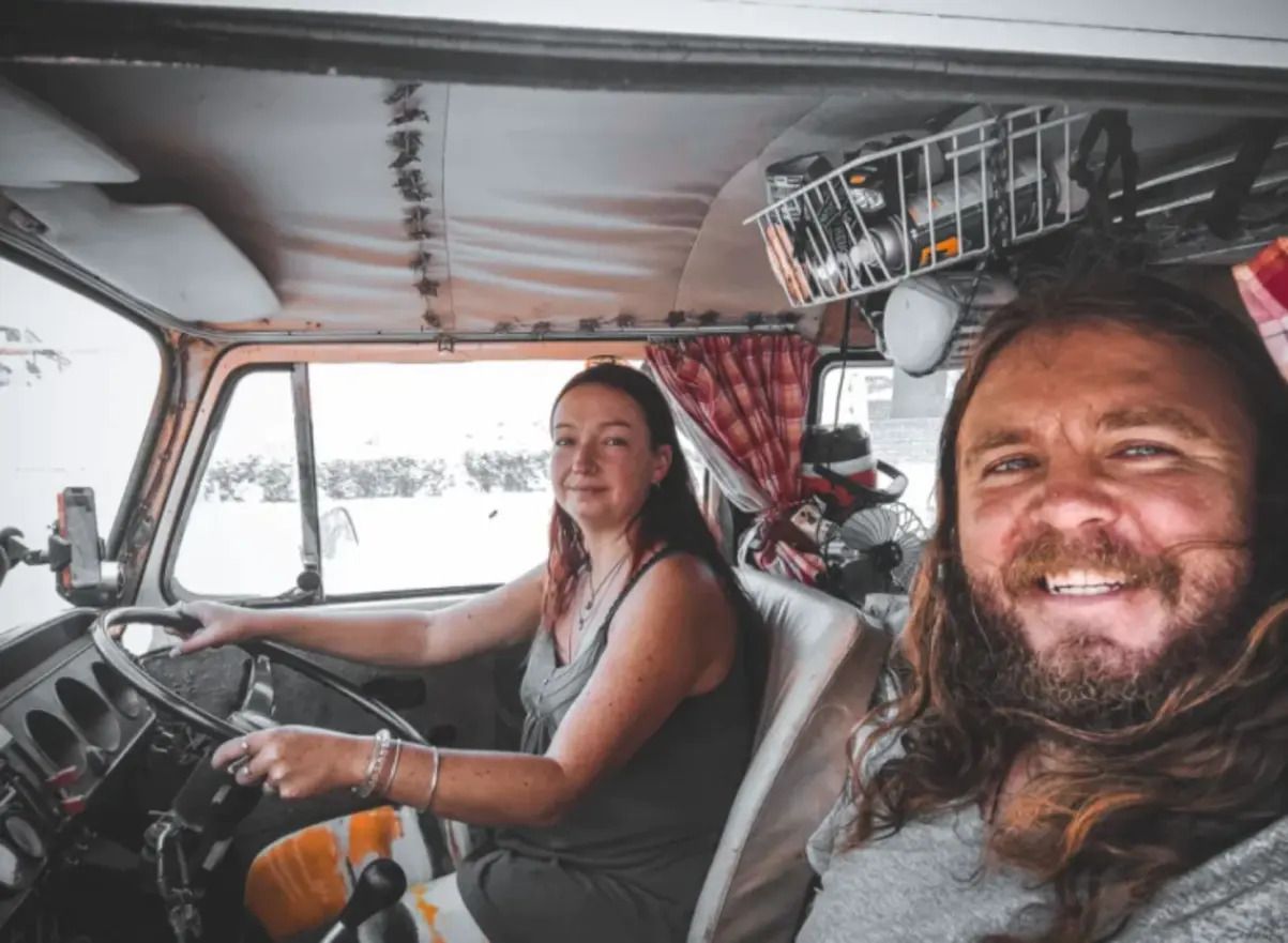 Учителя стали путешественниками - пара уволилась с работы и переехала в дом на колесах - Недвижимость Учителя стали путешественниками - пара уволилась с работы и переехала в дом на колесах - Недвижимость