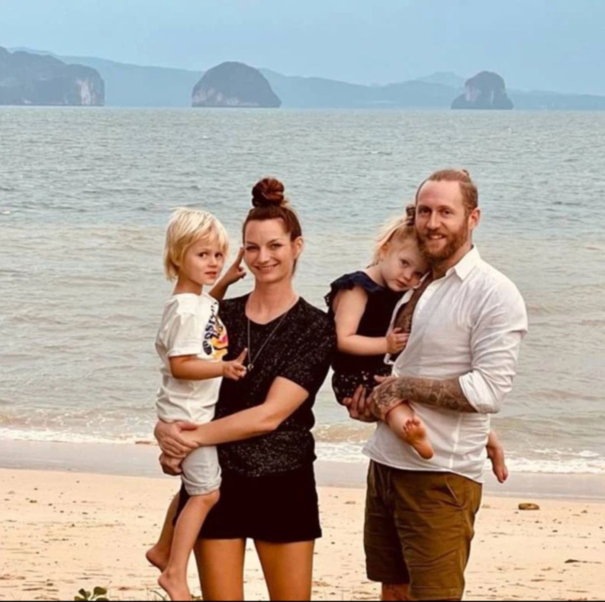 Британська сім'я живе в чужих будинках і не сплачує оренду - що тут не так - Нерухомість Британська сім'я живе в чужих будинках і не сплачує оренду - що тут не так - Нерухомість