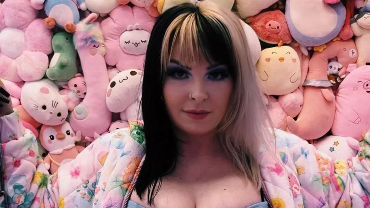 Дом в радужных цветах - что женщина сделала с жильем, которое арендует - Недвижимость Дом в радужных цветах - что женщина сделала с жильем, которое арендует - Недвижимость