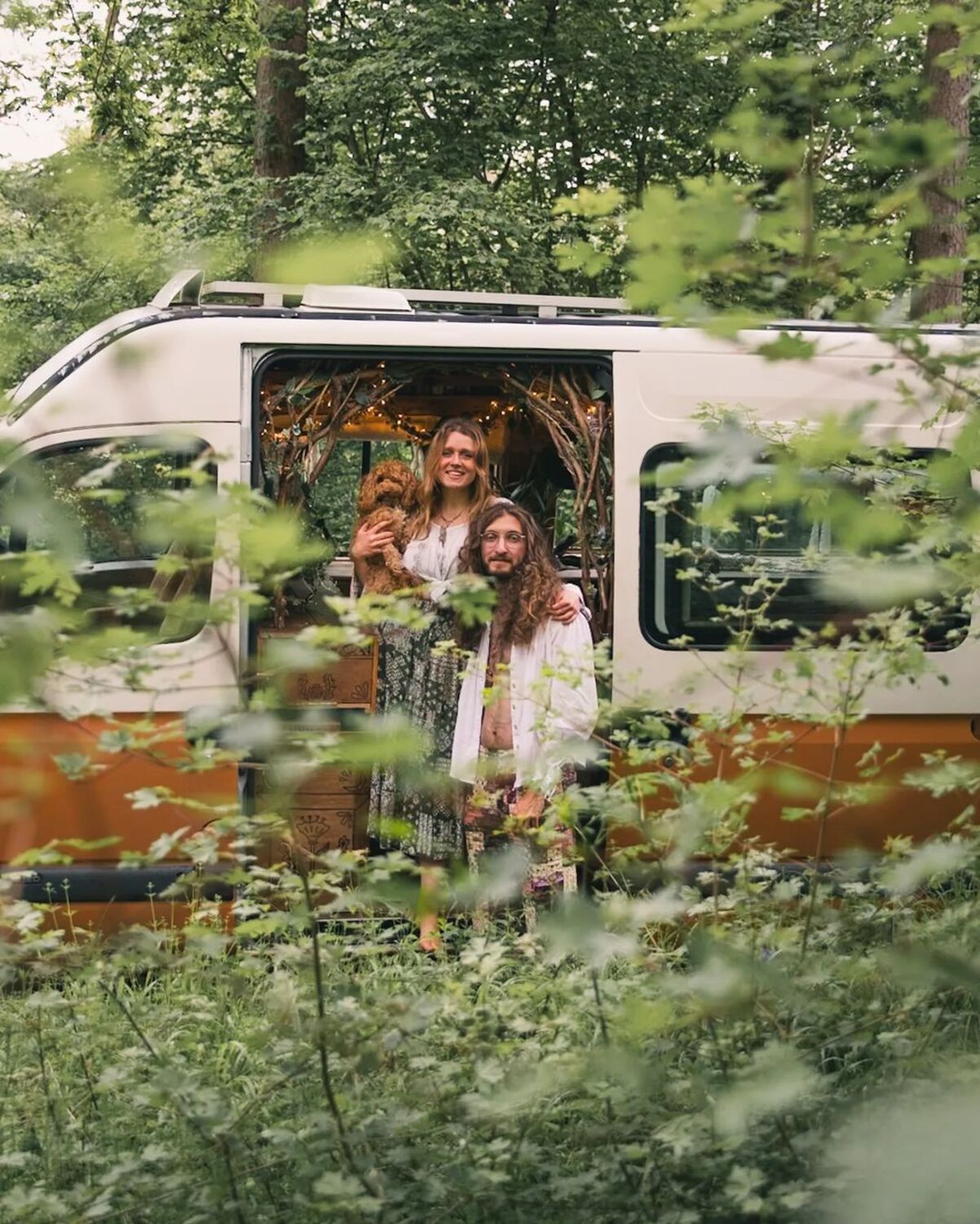 Супруги живут в фургоне - какое жилье они там обустроили - Недвижимость Супруги живут в фургоне - какое жилье они там обустроили - Недвижимость