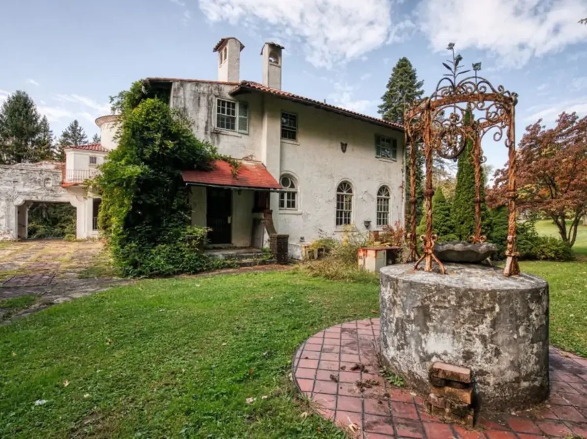 Приголомшливий особняк просто покинули гнити, фото - Нерухомість Приголомшливий особняк просто покинули гнити, фото - Нерухомість