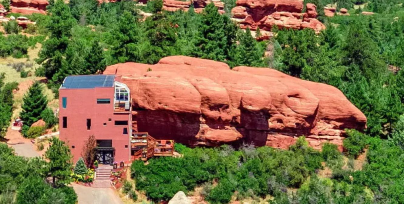 Скалистый дом - в Колорадо продают уникальный в своем роде дом - Недвижимость Скалистый дом - в Колорадо продают уникальный в своем роде дом - Недвижимость