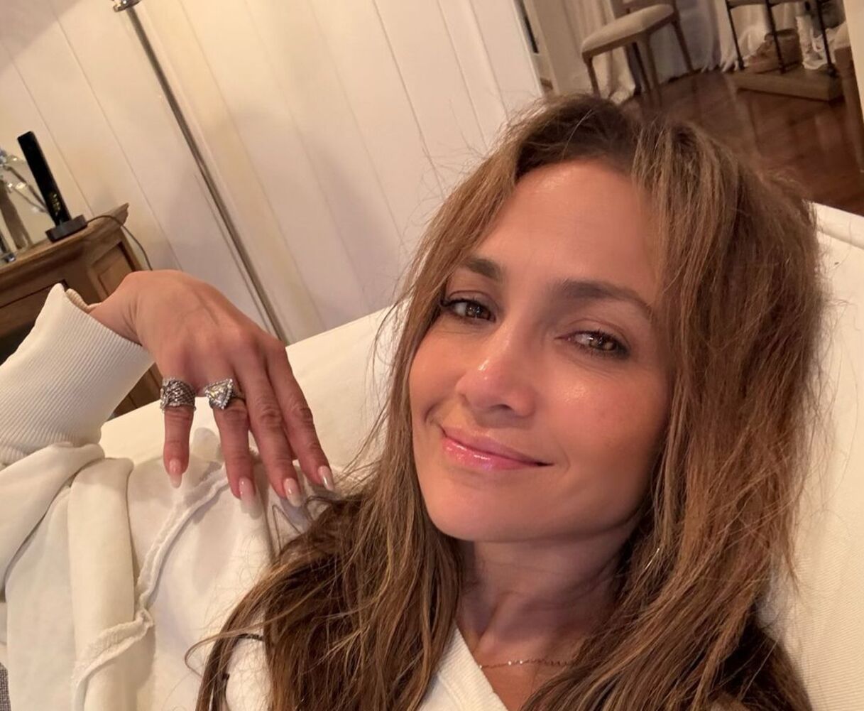 Гостиная Дженнифер Лопес - какой акцентный цвет использовала в дизайне знаменитость - Недвижимость Гостиная Дженнифер Лопес - какой акцентный цвет использовала в дизайне знаменитость - Недвижимость