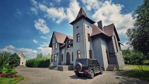Под Киевом продают "замок Дракулы" за 1 миллион долларов: как выглядит помпезная недвижимость